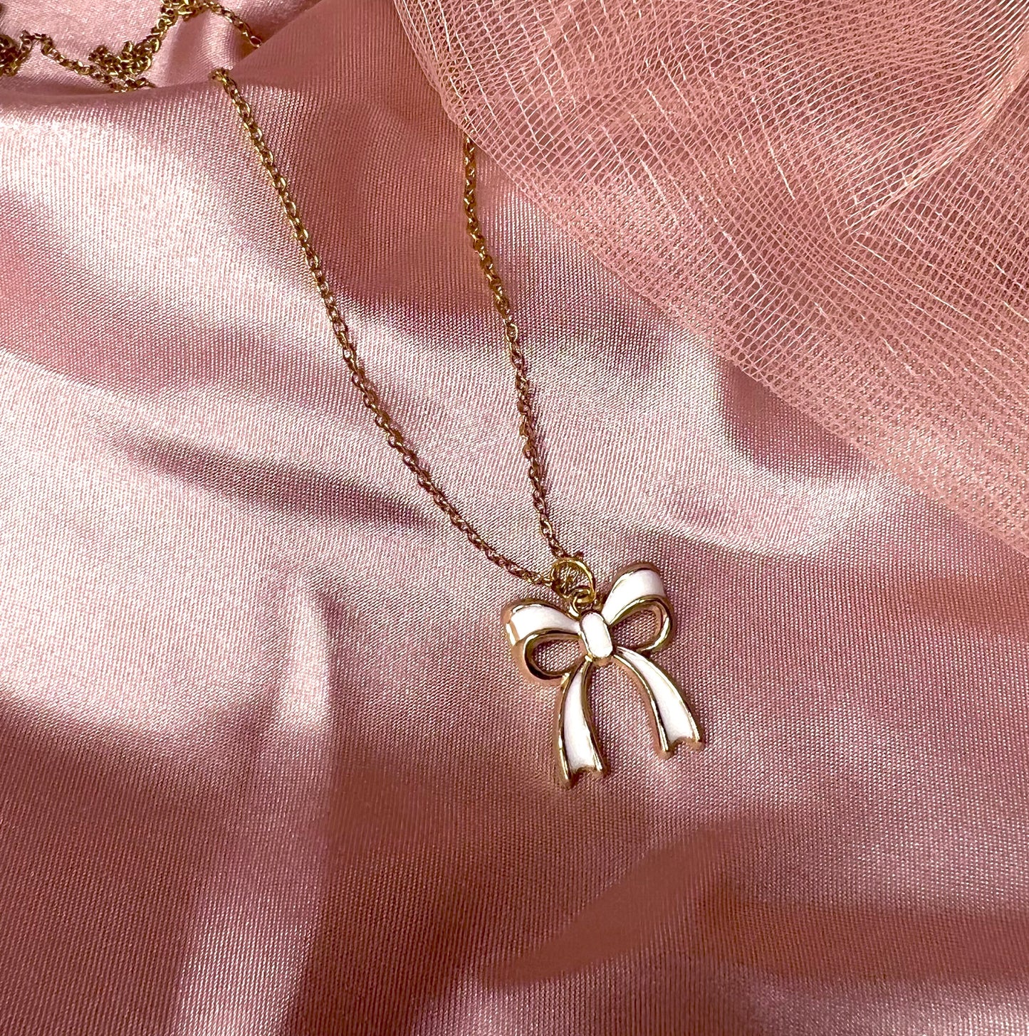 Cute bow pendant