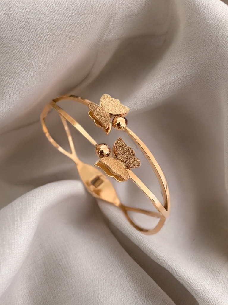Stainless steel cuff bracelet