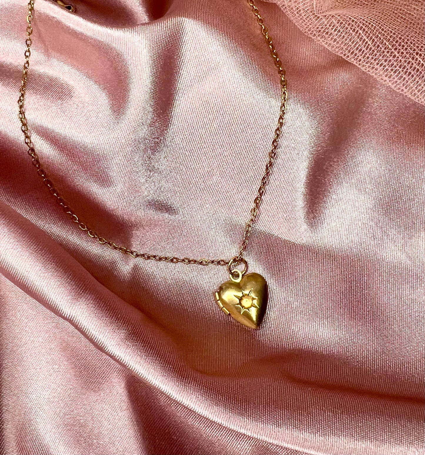 Heart photo locket necklace