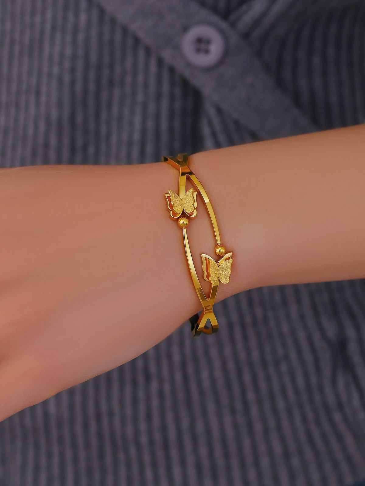 Stainless steel cuff bracelet