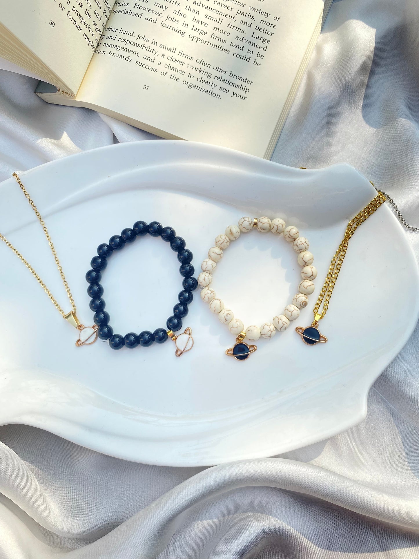 White space / black space packs