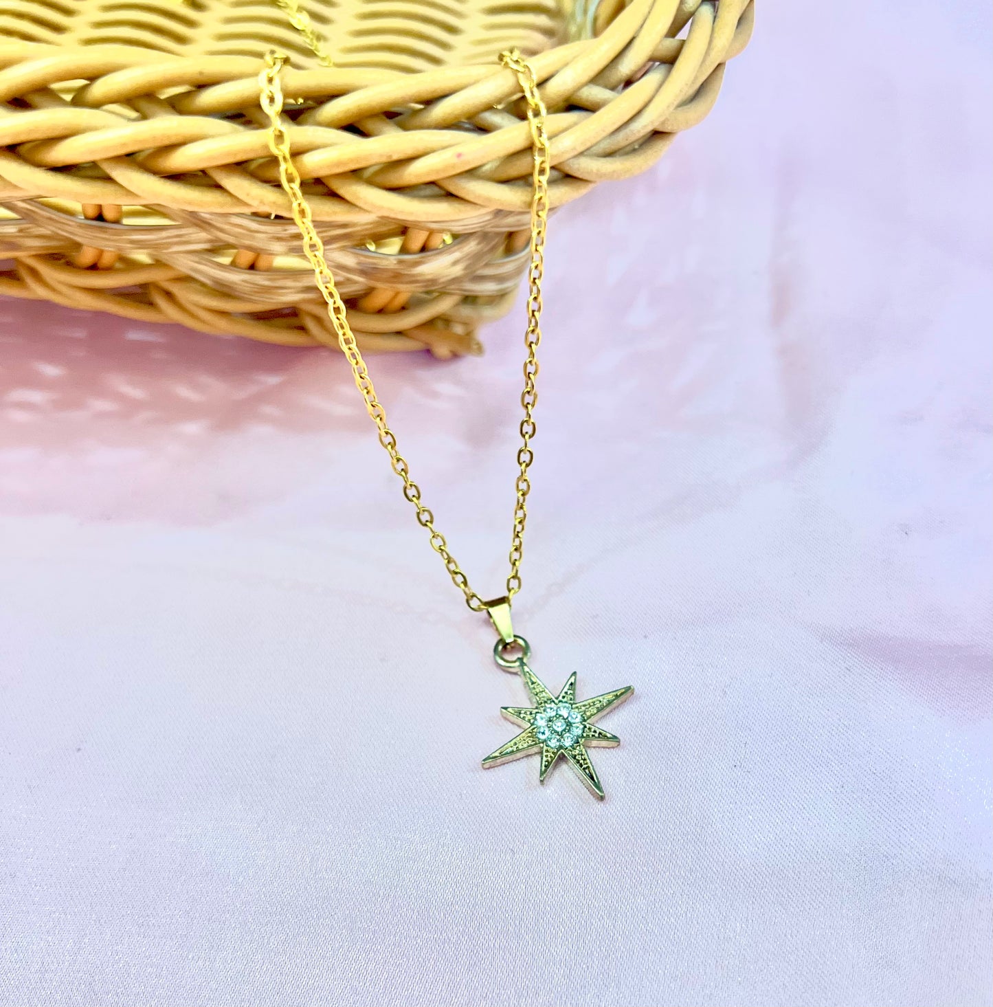 Star diamond necklace