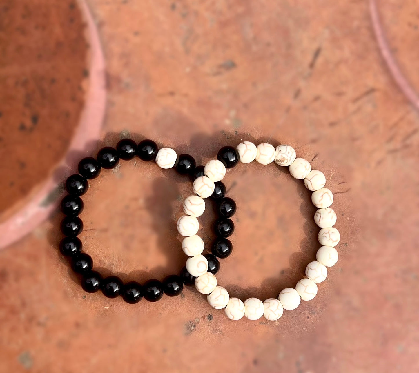 Basic black / white bracelet